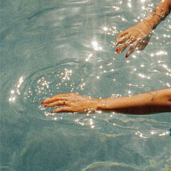 Meet your Posher, Maria - Picture 1 of 1